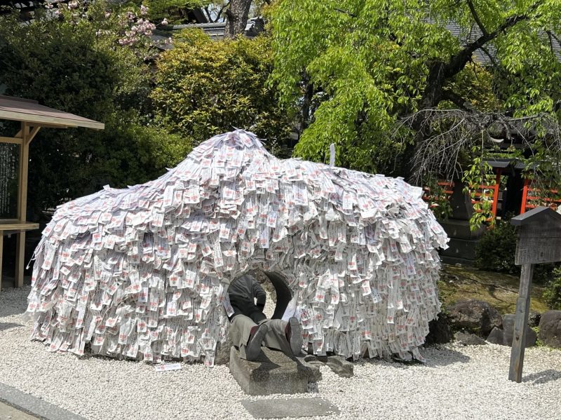 会社を辞めたいといったら倒産した…縁切り神社「安井金毘羅宮」の強すぎるエピソード3選 - Togetter [トゥギャッター]